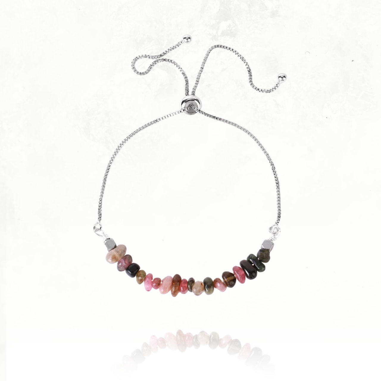 Bracelet fin en minéraux naturels, conçu pour la force intérieure.