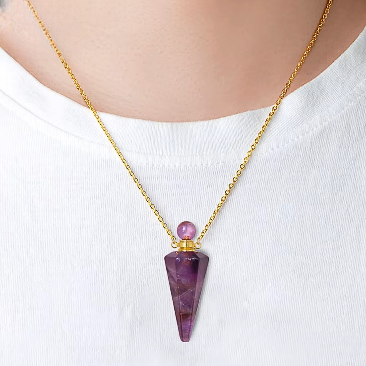 Collier fiole en pierre semi-précieuse pour huiles essentielles et aromathérapie.