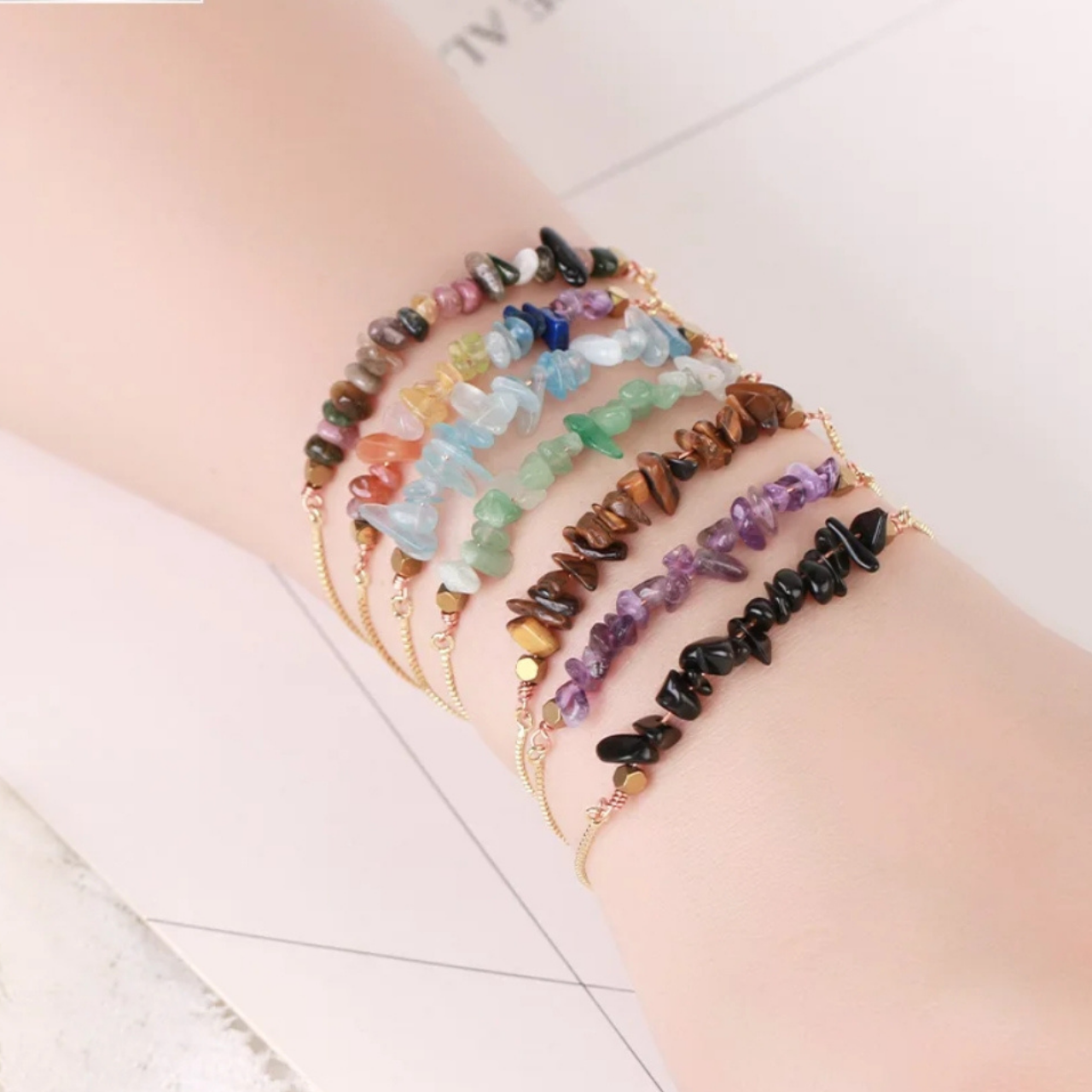 Bracelets orné de pierres semi-précieuses, aux vibrations positives et apaisantes.