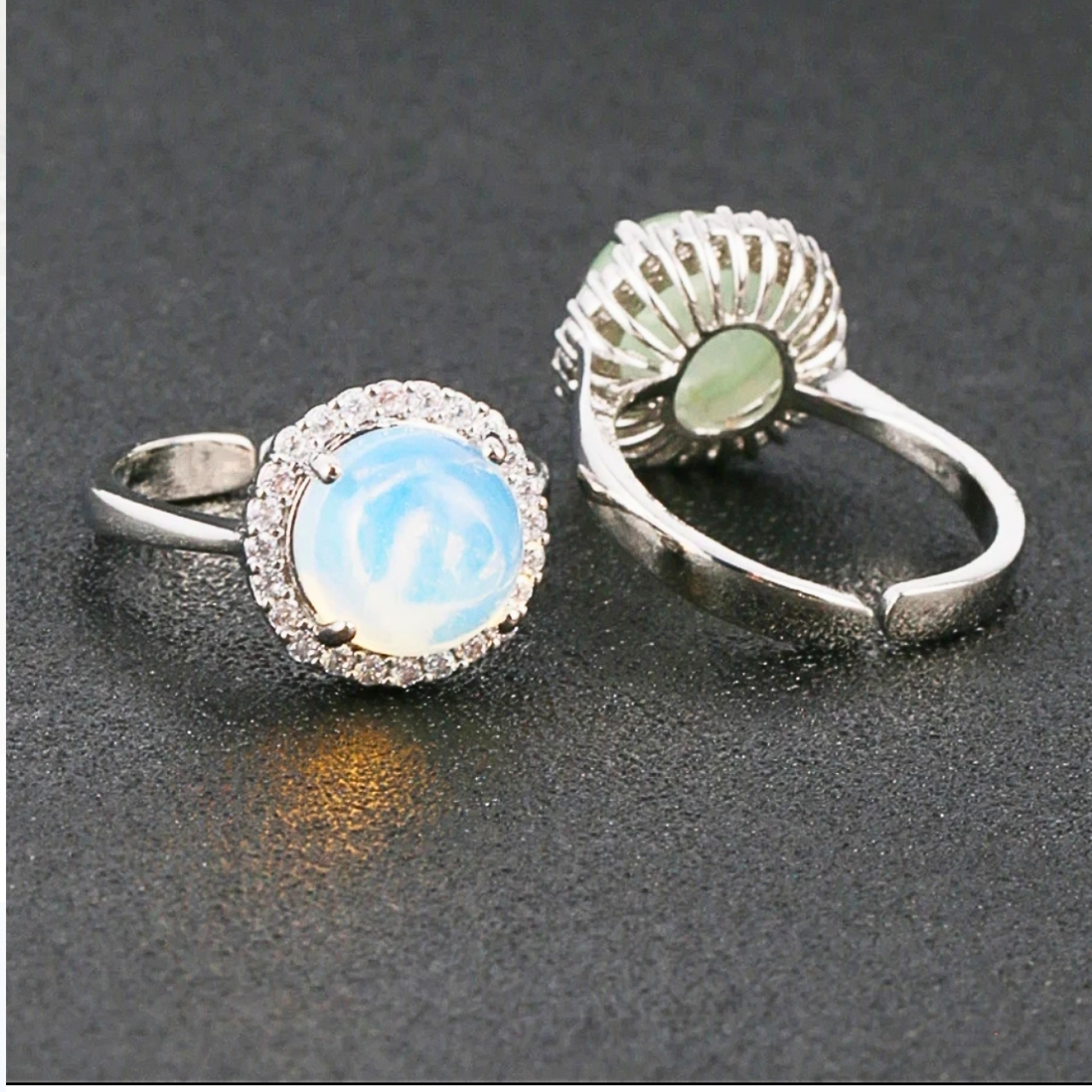 Bague féminine avec pierre semi précieuse centrale et sertissage délicat.