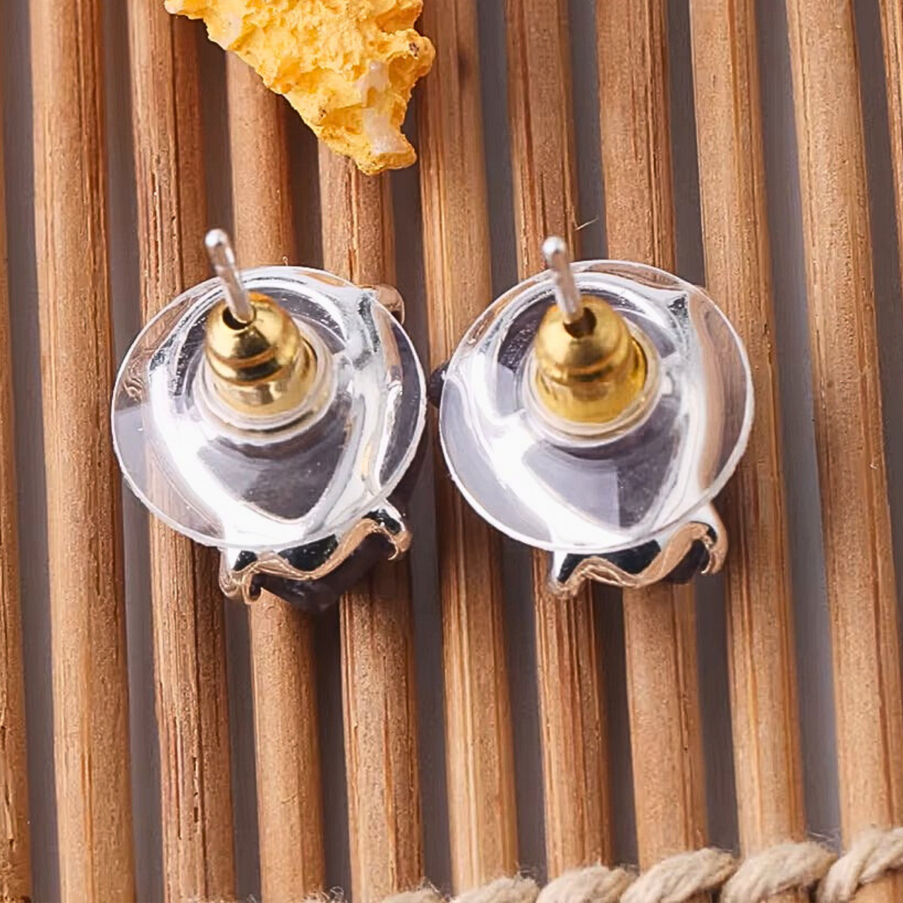 fermoir des boucles d'oreilles Chalon en cuivre