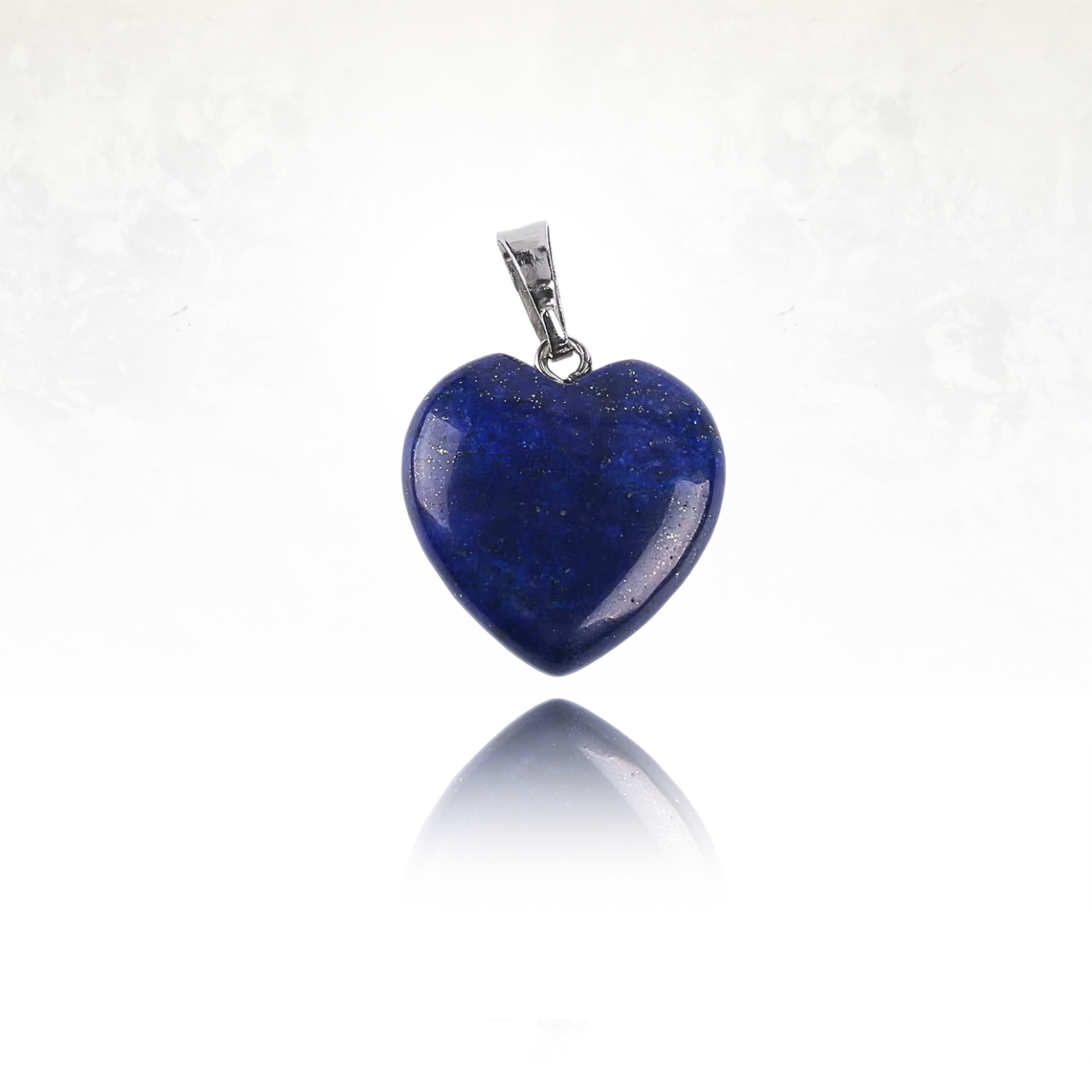 Collier tendance avec pierre de lapis lazuli en forme de cœur, symbole d’amour.