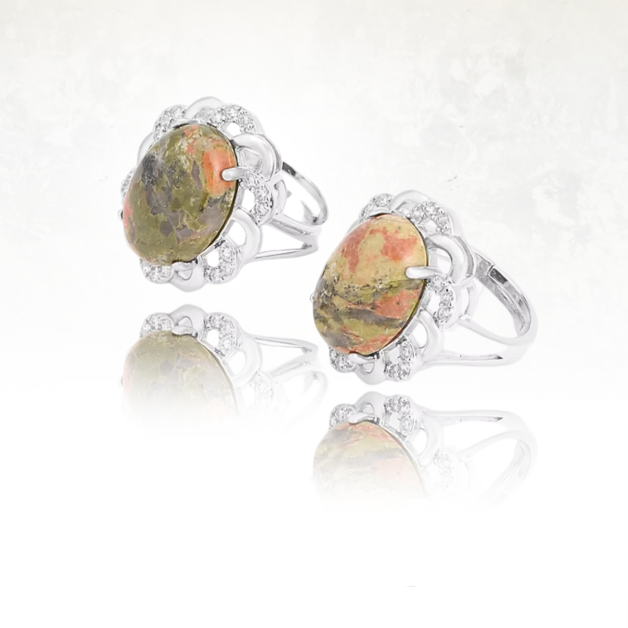 Bague bohème chic avec une pierre semi-précieuse d'unakite et un sertissage vintage