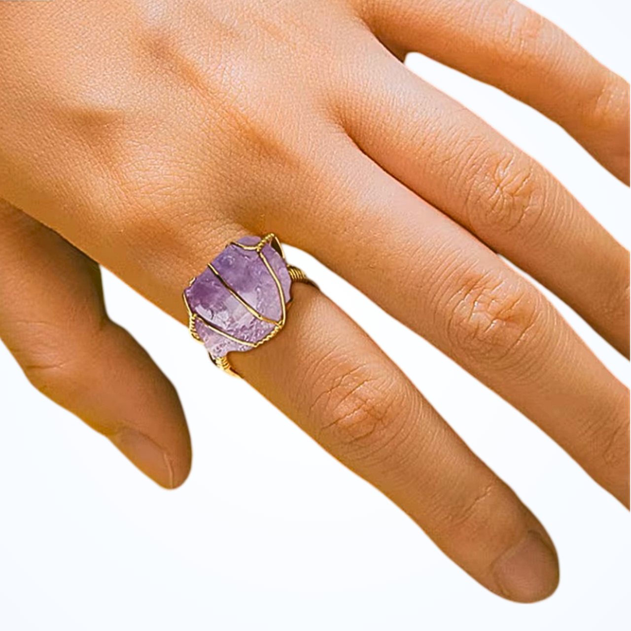 Accessoire mystique : bague en améthyste, pierre naturelle violette et fils métalliques dorés