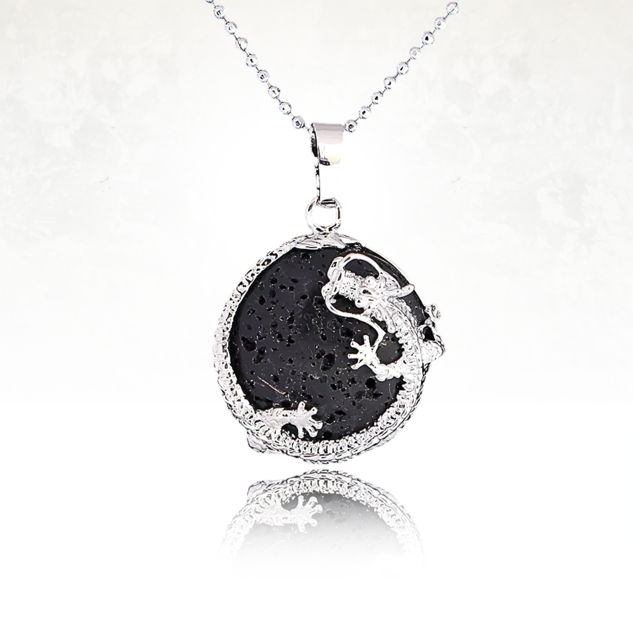 Collier mystique avec pendentif en pierre de lave et dragon en métal argenté