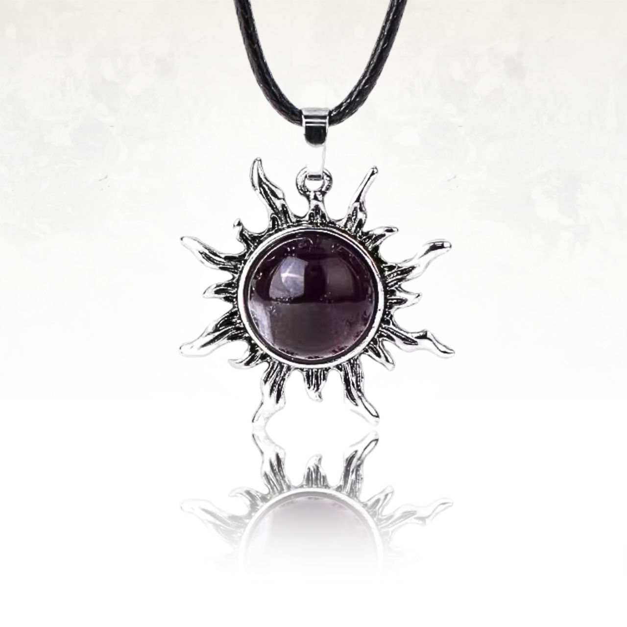 Collier "SUN" avec pendentif soleil, une pièce brillante pour un style lumineux en pierre d'amethyste.