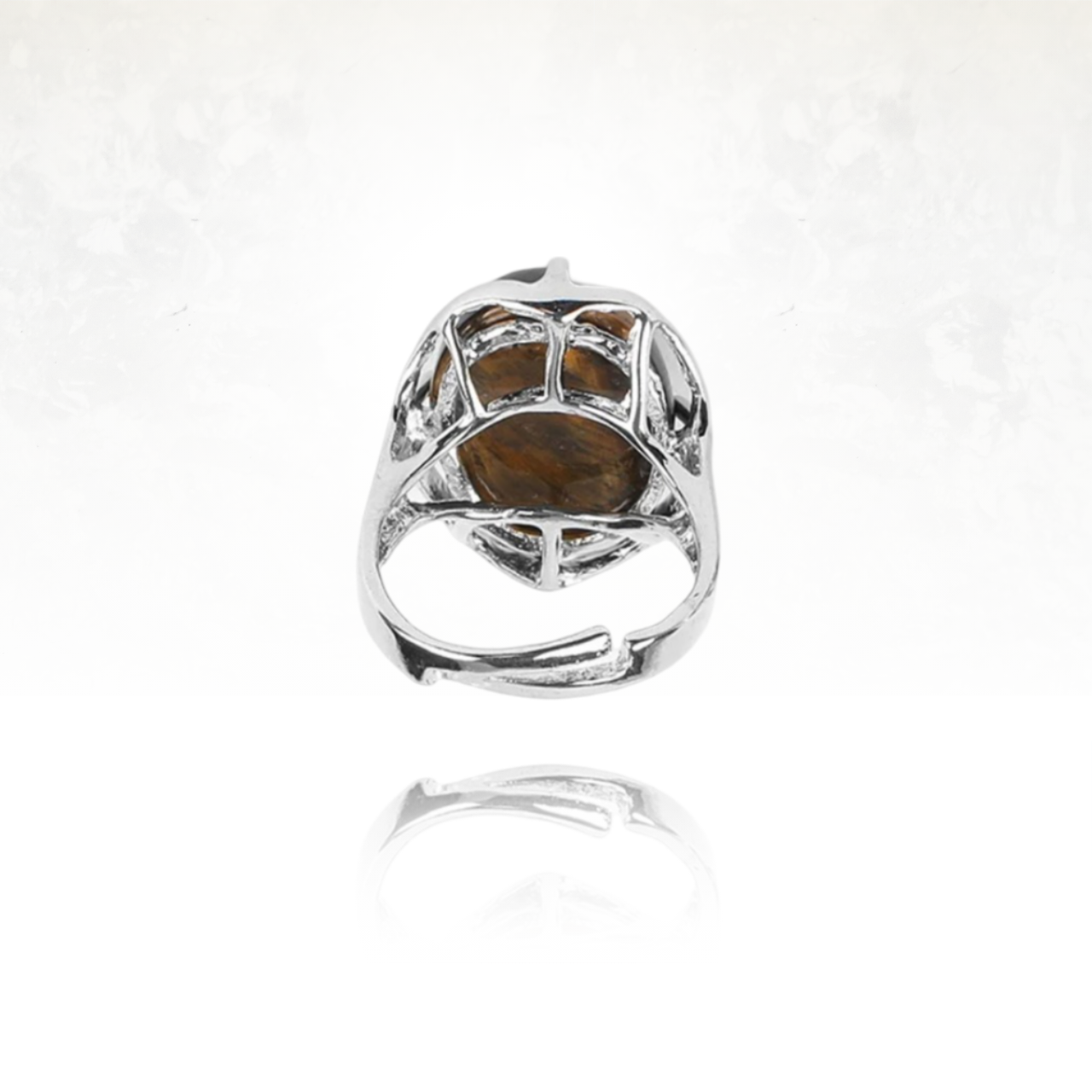 ĂlĂ©gante bague AMALI avec pierre semi-prĂ©cieuse sur monture ajourĂ©e vue de l'intĂ©rieur