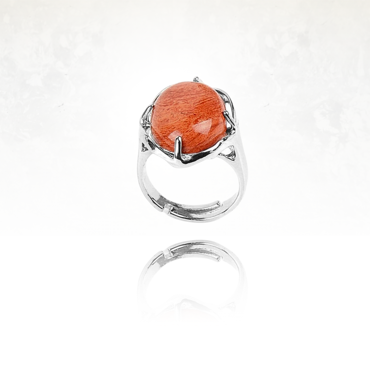 Raffinée et moderne, la bague AMALI en pierre semi-précieuse rouge.