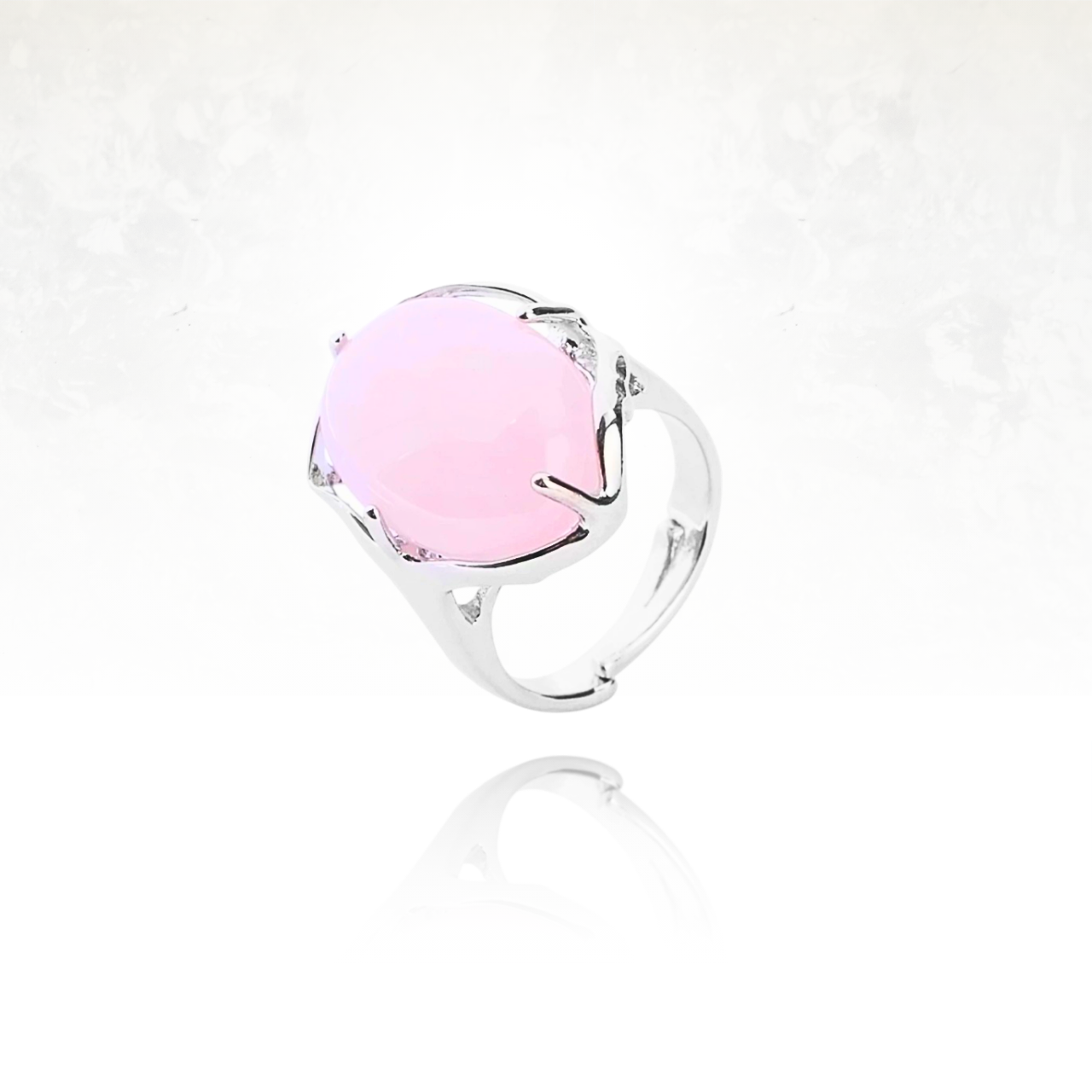 Bague AMALI, un bijou unique en pierre naturelle disponible chez PIEDRAS.