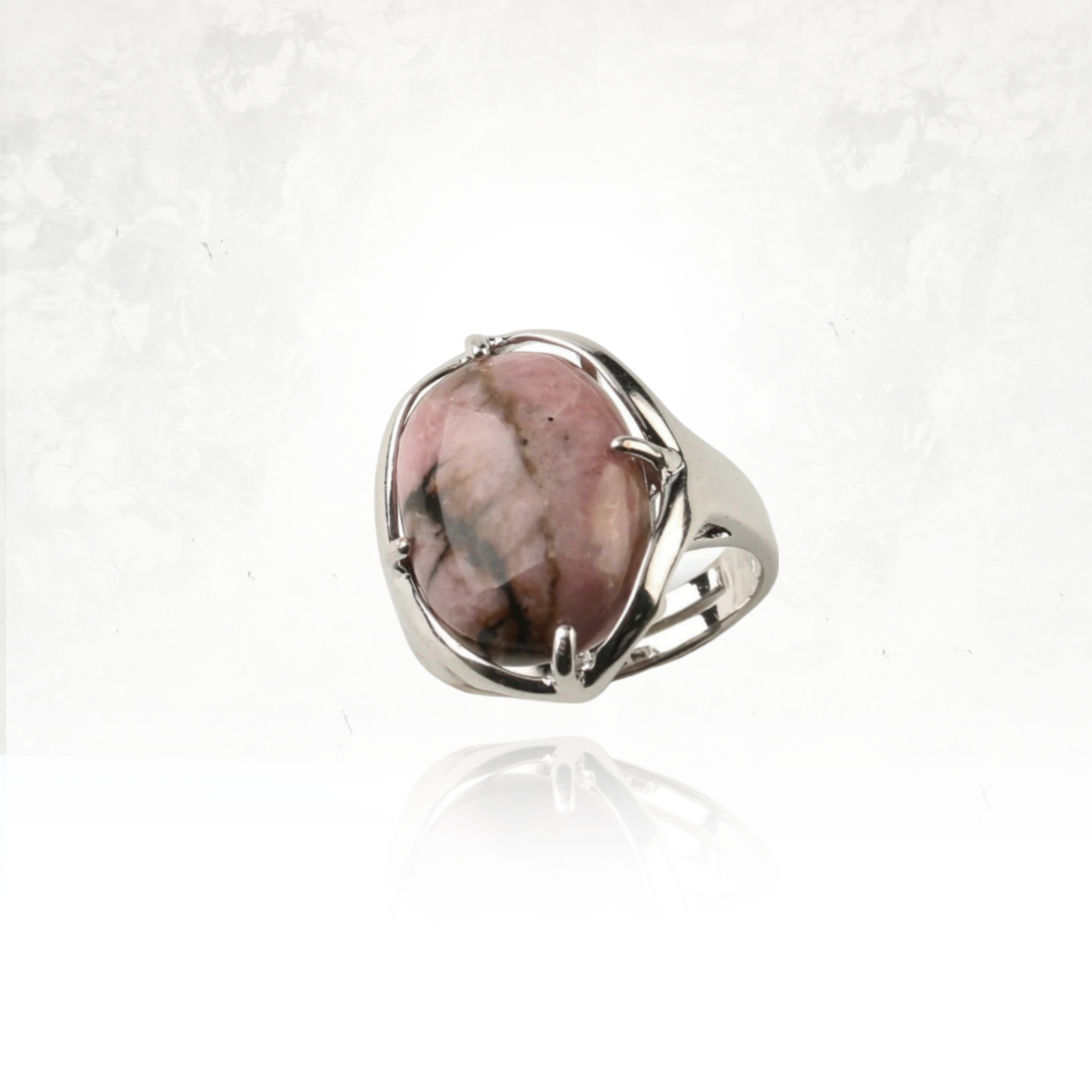 Sophistication et simplicité avec la bague AMALI en rhodonite.