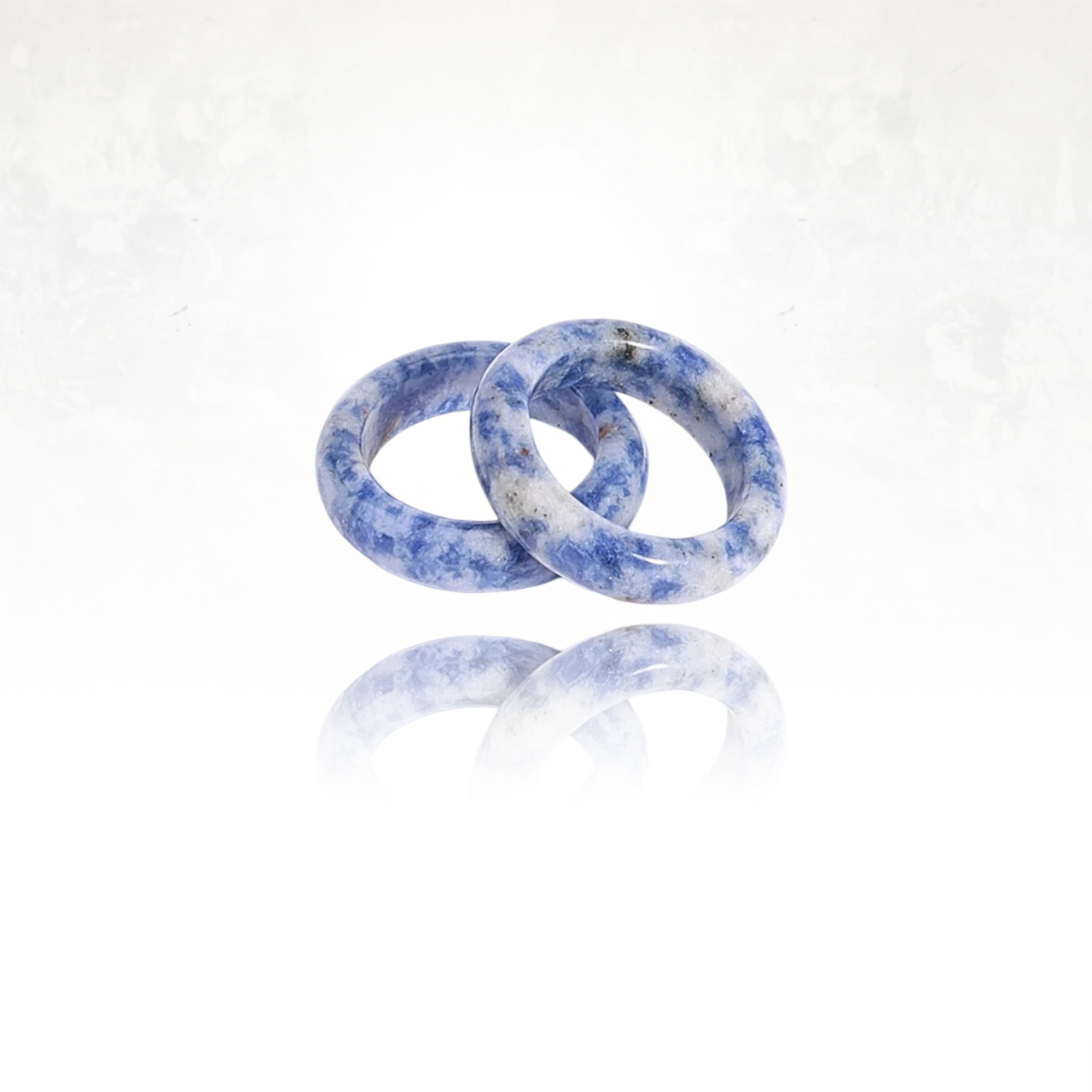 Bague ANIX ensodalite, finesse et éclat naturel.