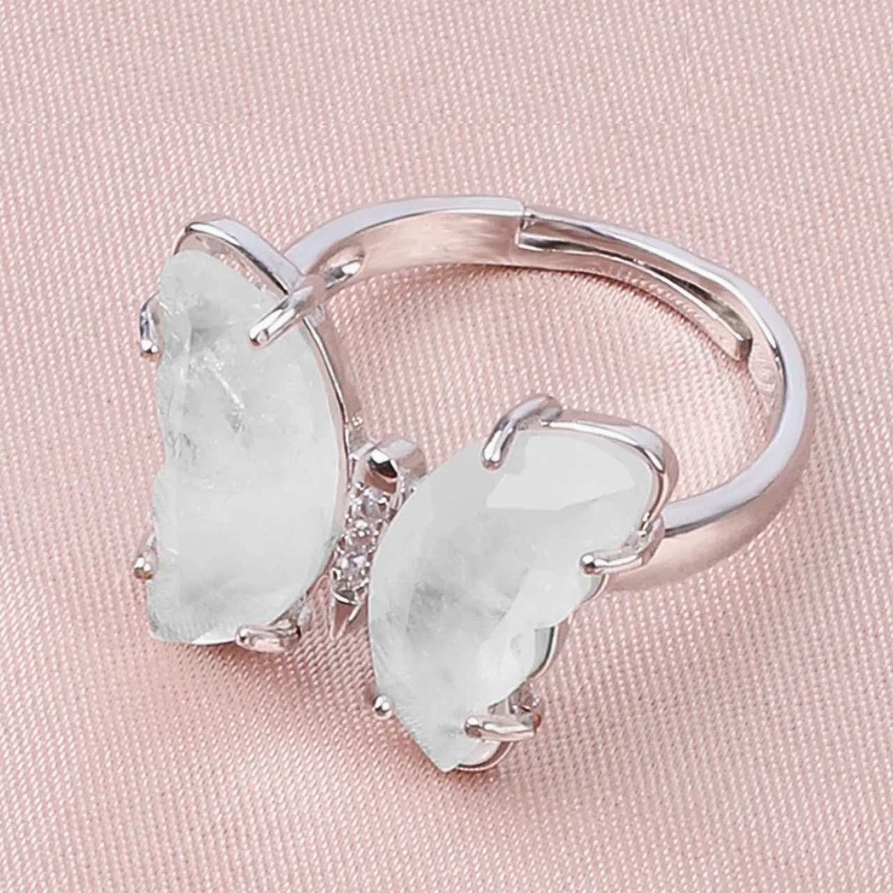 MARIPOSA – Bague en quartz clair et argent, symbole de transformation et d’élégance.