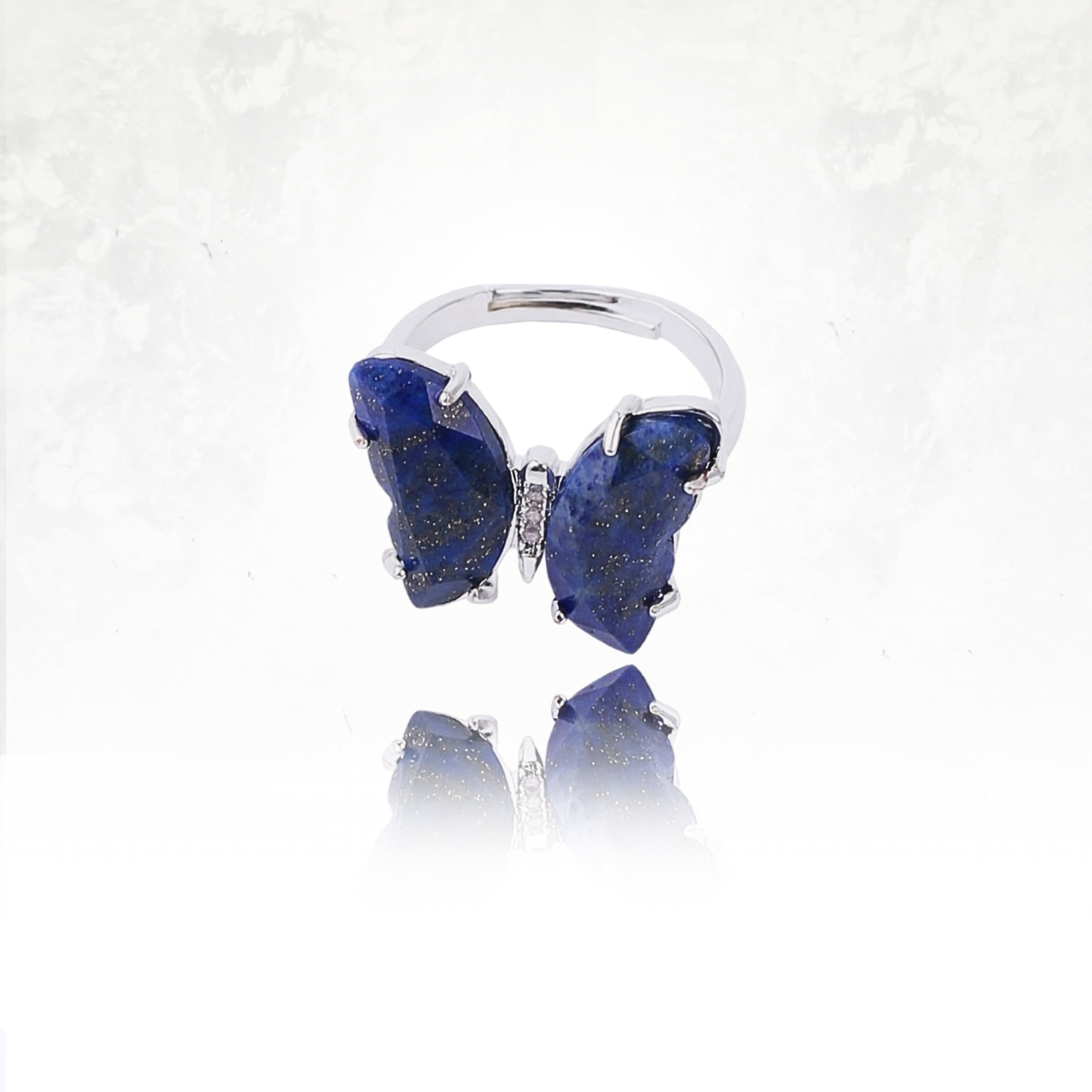 Bijou papillon en pierre naturelle, monture argent, éclat mystique du lapis-lazuli.