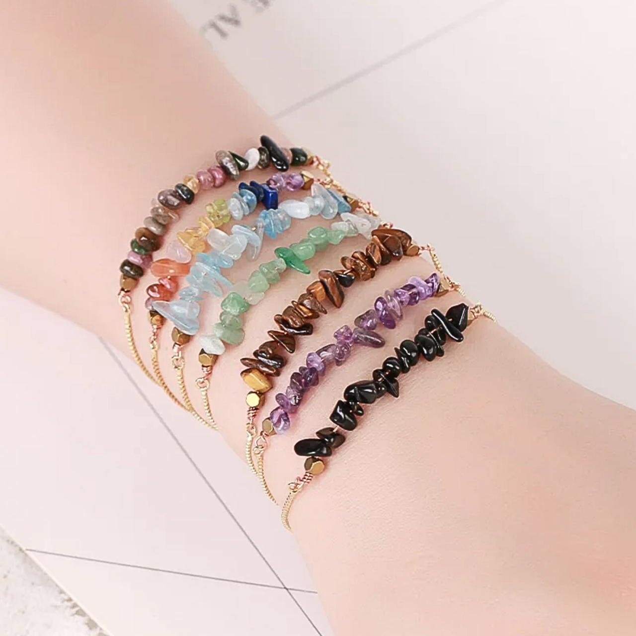 bracelet elegants au couleurs variées en pierres semi-précieuses