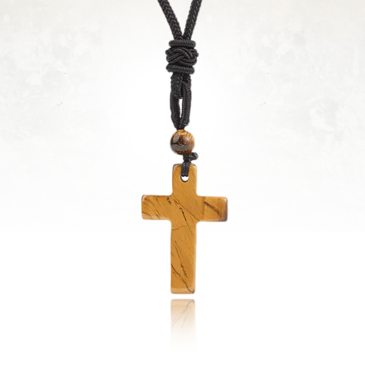 Collier croix au style rustique, idéal pour une connexion spirituelle.

