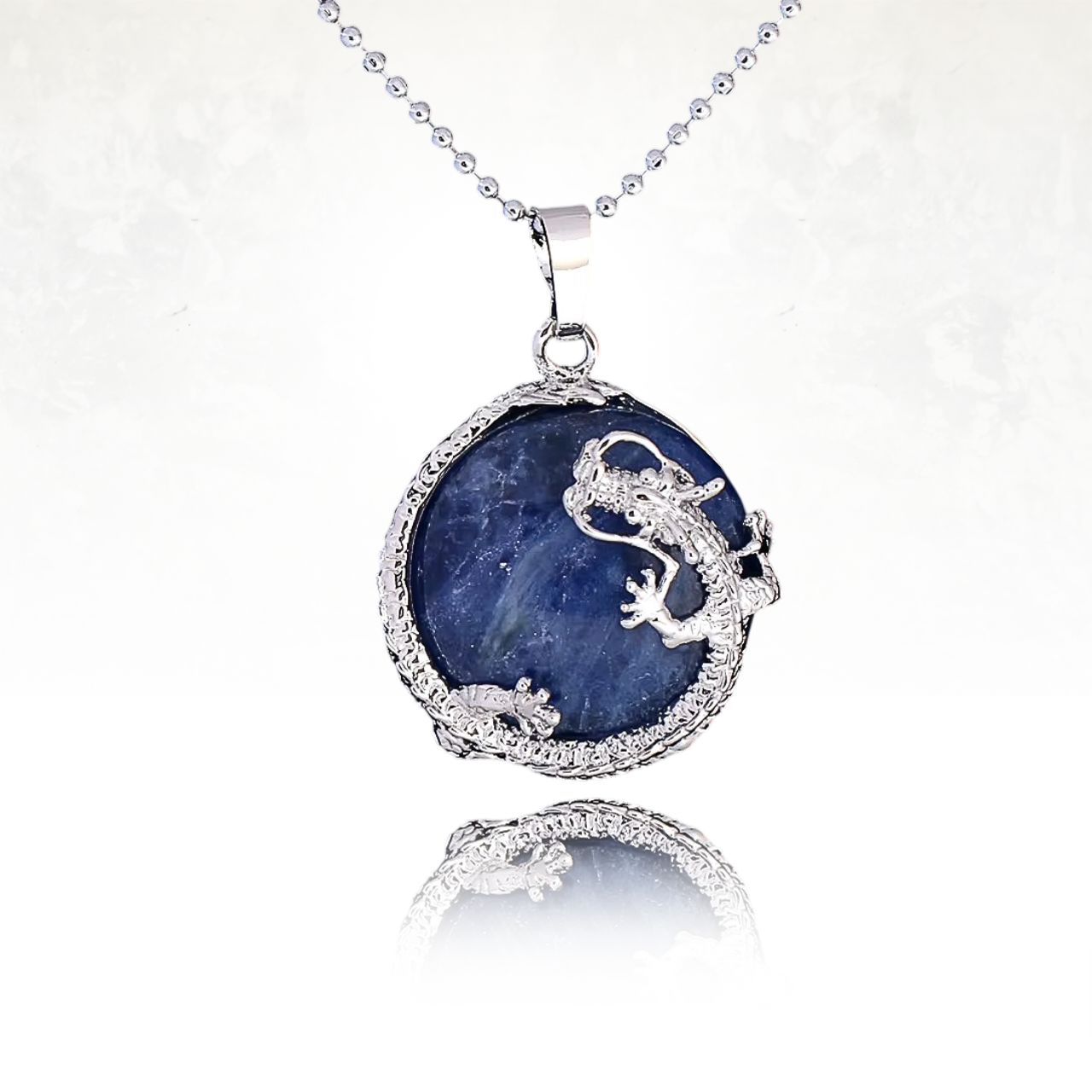 Bijou mystique en pierre naturelle de sodalite orné d’un dragon protecteur

