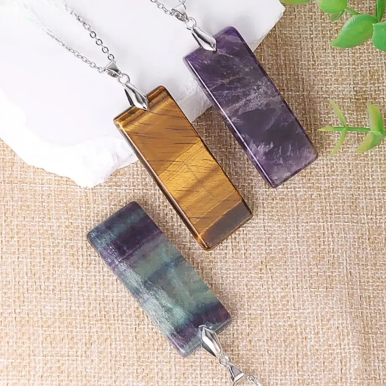 Pendentif  ALLI, collier en pierre naturelle aux vertus apaisantes.
