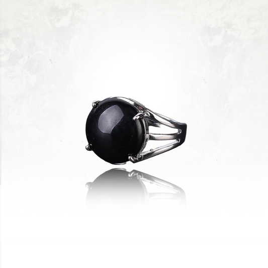 Bague CINTA avec pierre naturelle d’agate noire.


